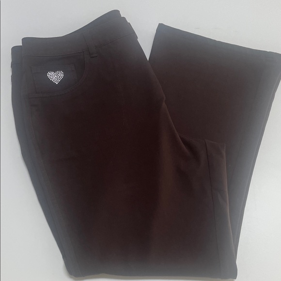 🆕❤️ without tags Brown Pants with Rhinestone Heart Detail - Picture 1 of 8